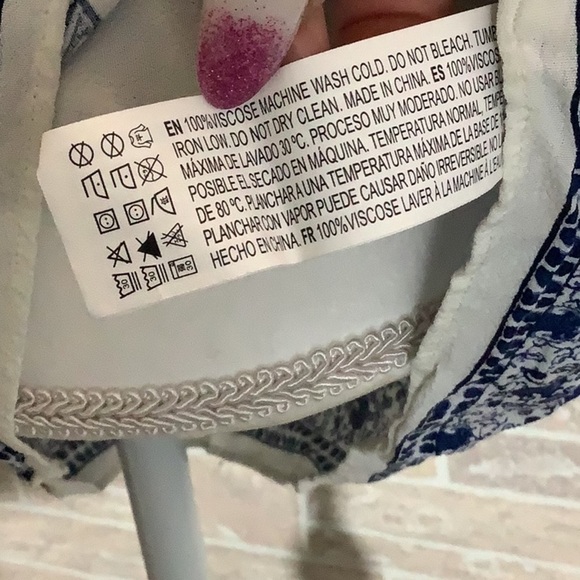 Forever21 - Sz S - 100% Viscose cold shoulder dress - bell sleeves - keyhole - Picture 6 of 6